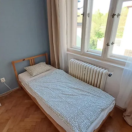 Na Slupi Sanctuary: Serene 2-Bedroom Getaway Praha Exteriér fotografie