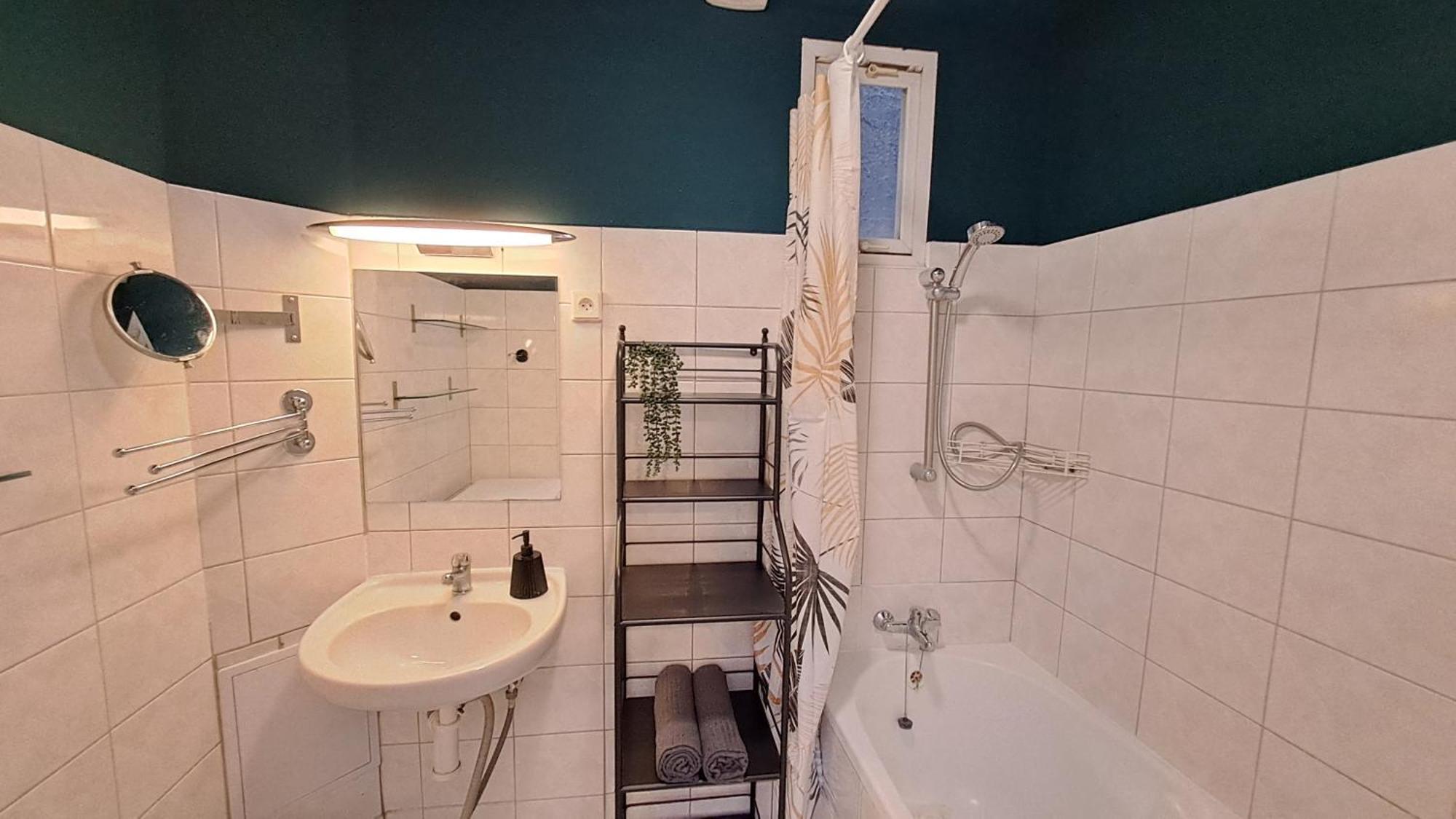 Apartament Na Slupi Sanctuary: Serene 2-bedroom Getaway